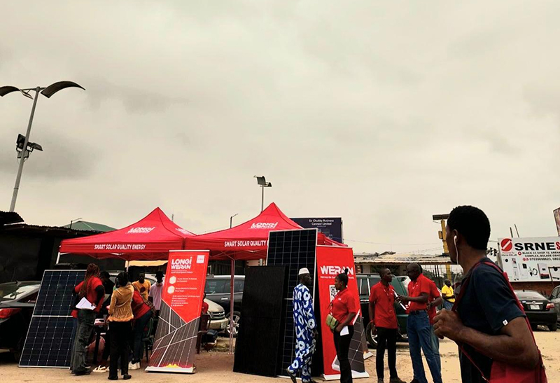 Ativação inovadora do mercado de arena da WERAN Solar em Lagos, Nigéria